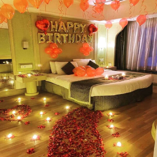 ROMANTIC HOTEL ROOM DECOR